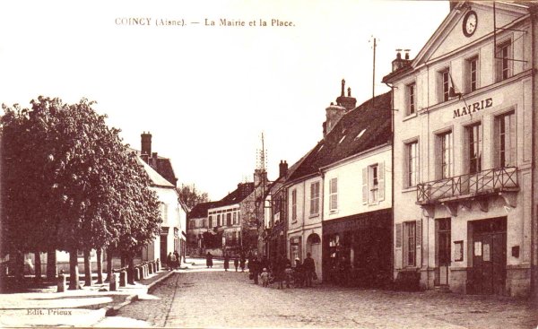 La Mairie et la place